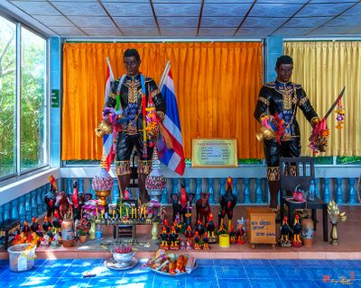 Wat Laem Promthep King Naresuan Statues (DTHP0364)