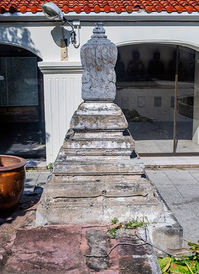 Wat Kan Matuyaram Phra Ubosot Boundary Stone (DTHB2539)