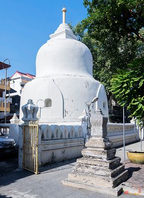Wat Kan Matuyaram Phra Ubosot Boundary Stone and Chedi (DTHB2544)