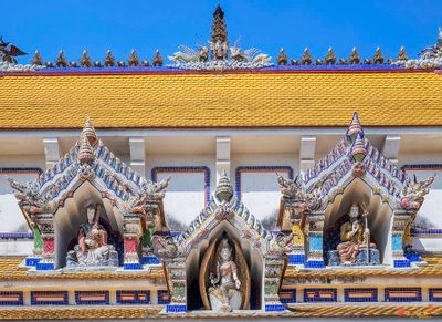 Wat Pariwas Ubosot Roof Figures (DTHB2619)