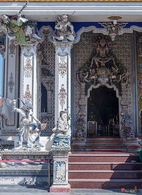Wat Pariwas Ubosot Entrance (DTHB2624)