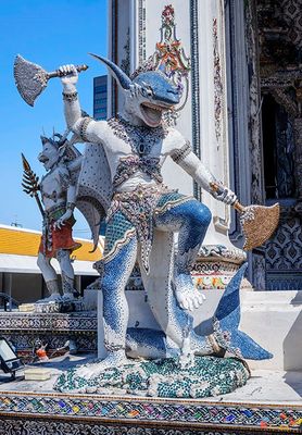 Wat Pariwas Ubosot Shark Man Guardian (DTHB2632)