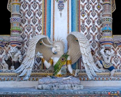Wat Pariwas Ubosot Parrot Headed Man Guardian (DTHB2635)
