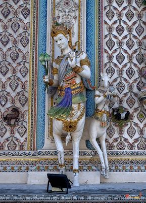 Wat Pariwas Ubosot Centaur Guardian (DTHB2638)