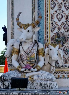 Wat Pariwas Ubosot Bull Headed Man Guardian (DTHB2639)
