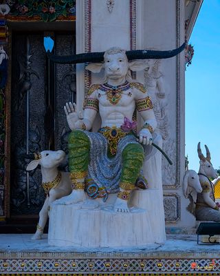 Wat Pariwas Ubosot Minotaur Guardian (DTHB2640)