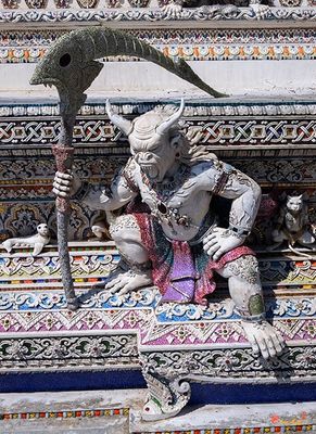 Wat Pariwas Ubosot Supporting Demon (DTHB2647)
