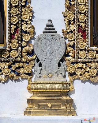 Wat Bowonniwetwihan Phra Ubosot Boundary Stone (DTHB2697)