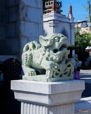 Wat Bowonniwetwihan Phra Ubosot Singh Guardian (DTHB2700)