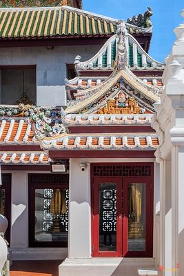 Wat Bowonniwetwihan Phra Chedi Bordering Chinese Shrine (DTHB2710)