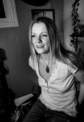 Shelly Dec 22 01 BW 