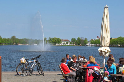 04_Relaxing by the lake.jpg