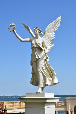 31_Another angel statue.jpg