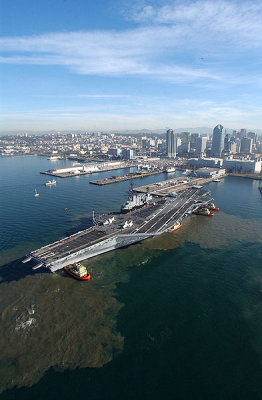 USS Midway preparing for final mooring in San Diego