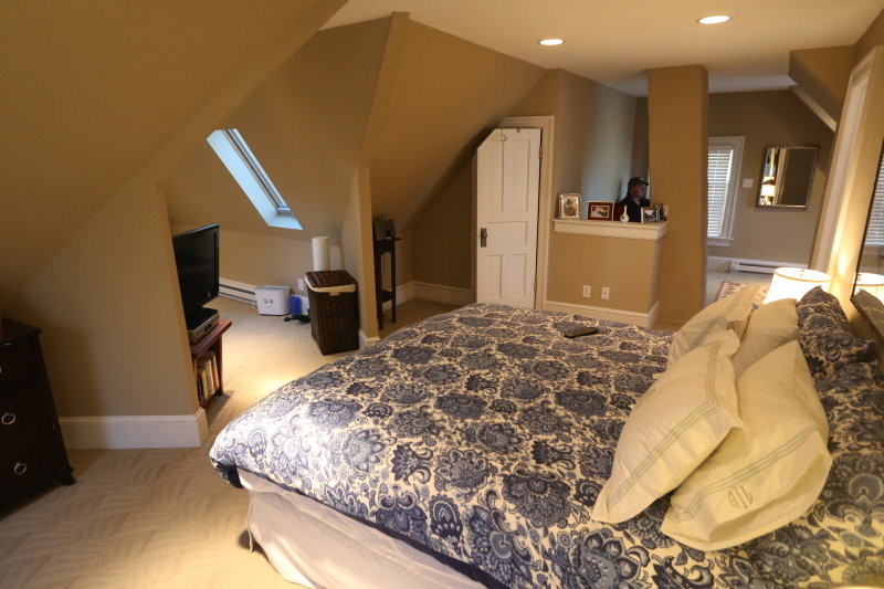 Third floor looking toward room with staircase