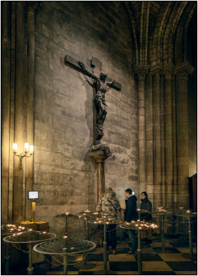 Inside Cathdrale Notre Dame de Paris