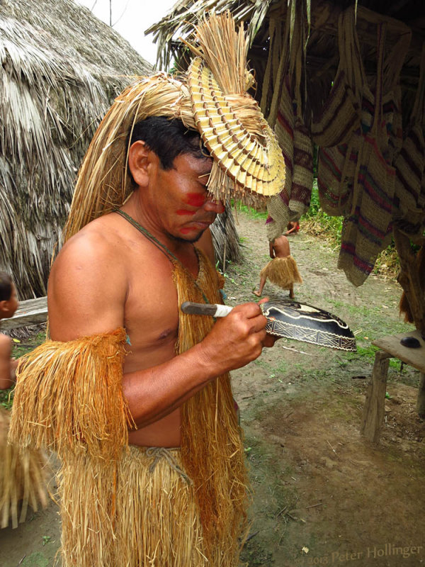 Incising a gourd