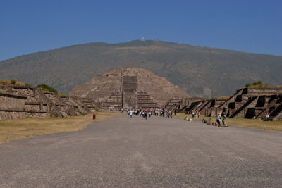 Calzada Principal Llamada De los Muertos