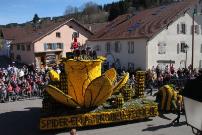 Float n° 25 Spiderman and the fairy daffodil