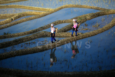 Yii ethnic minority farmers at QuanFuZhuang