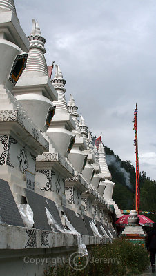 Dagobas, Shuzheng Tibetan Village (Aug 06)