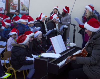 carol singers 1.jpg