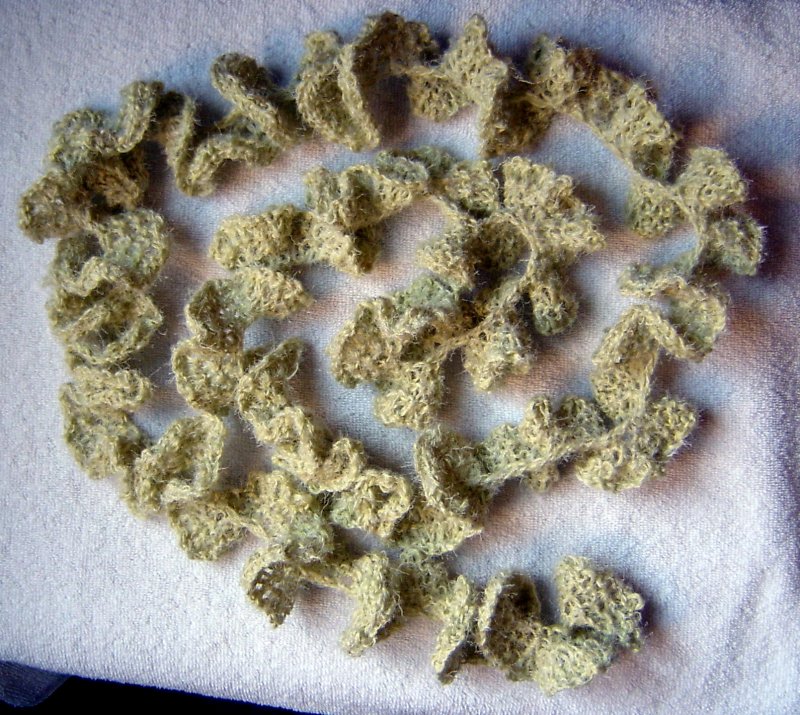 Vrill�e  Potato Chip Scarf