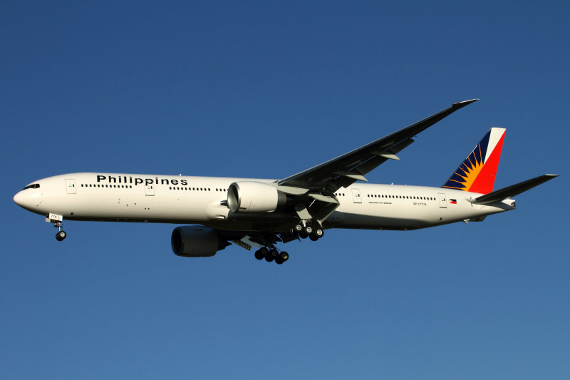 PHILIPPINES BOEING 777 300ER MEL RF IMG_7920.jpg