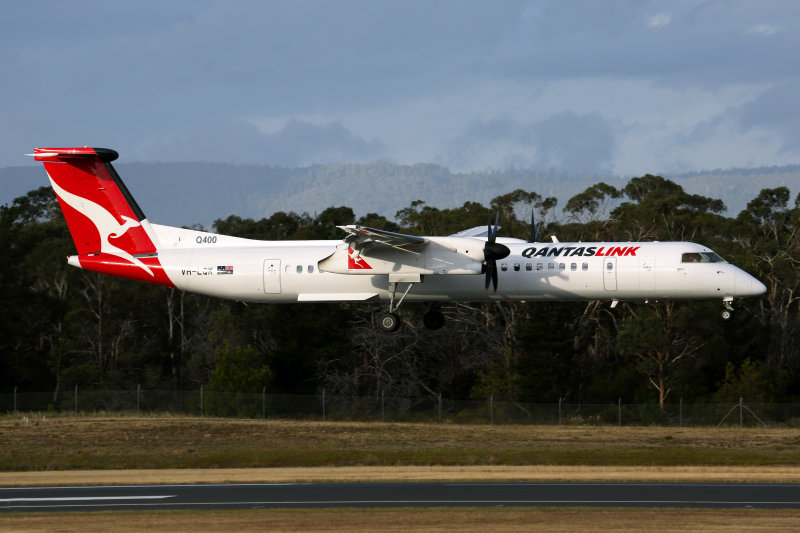 QANTAS LINK DASH 8 400 HBA RF 5K5A8656.jpg