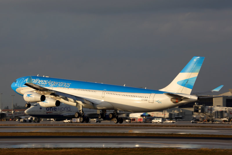 AEROLINEAS ARGENTINAS AIRBUS A340 300 MIA RF 5K5A9206.jpg