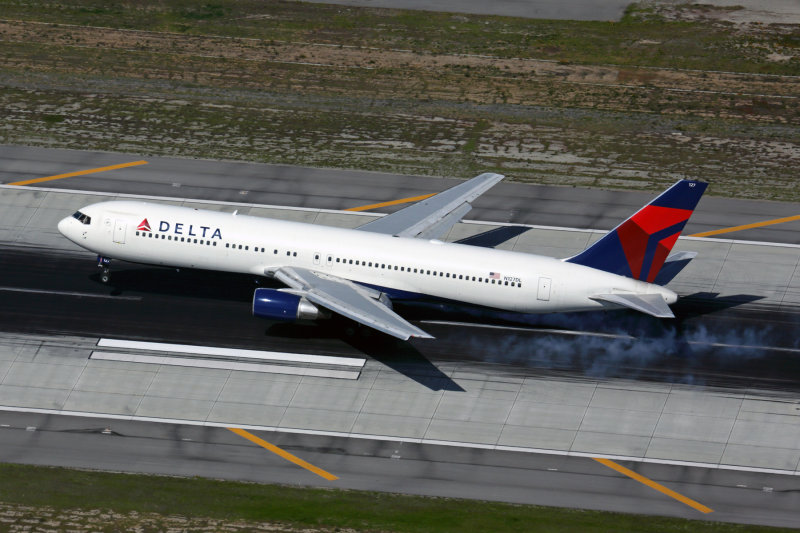 DELTA BOEING 767 300 LAX RF 5K5A0655.jpg