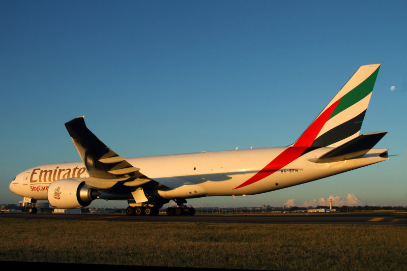 EMIRATES SKY CARGO BOEING 777F SYD RF IMG_9417.jpg