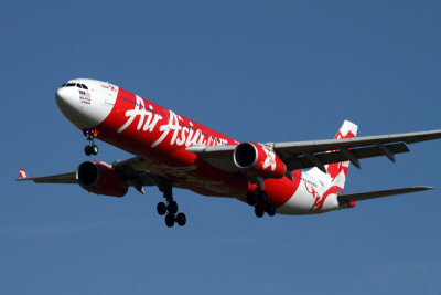 AIR ASIA X AIRBUS A330 300 MEL RF IMG_8039.jpg