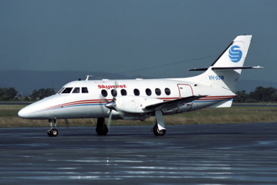 SKYWEST BAE J31 PER RF 289 24.jpg