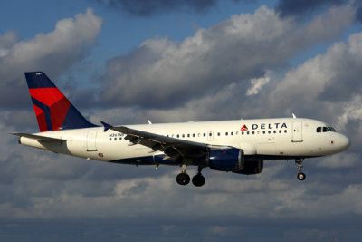 DELTA AIRBUS A319 MIA RF 5K5A9367.jpg