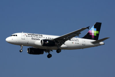 VOLARIS AIRBUS A319 LAX RF 5K5A8886.jpg