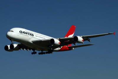 QANTAS AIRBUS A380 SYD RF IMG_9385.jpg