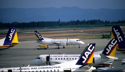 JAPAN AIR COMMUTTER TAILS KOJ RF.jpg