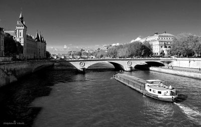 Bateau sur la Seine