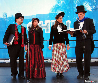 Christmas Carolers 