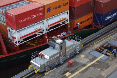 The donkeys on the side of the lock help guide the ships