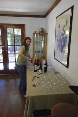 We're ready with 3 cases of wine/champagne!