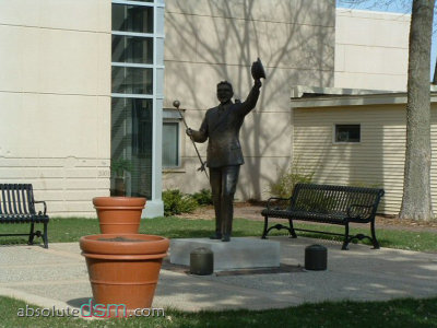 meredith wilson statue.jpg