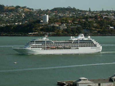 PACIFIC PRINCESS 4