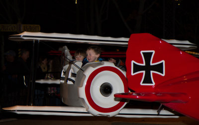 5618-ChristmasTown-121201.jpg