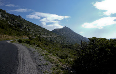 The road to Chteau de Quribus