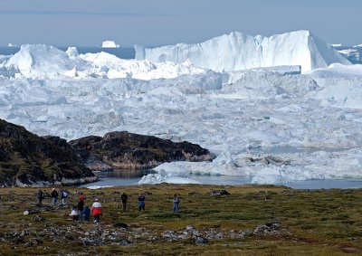 Approaching the Sermermiu glacier
