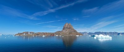 Uummannaq town & mountain