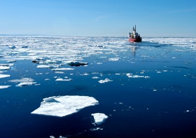 The icebreaker makes a path