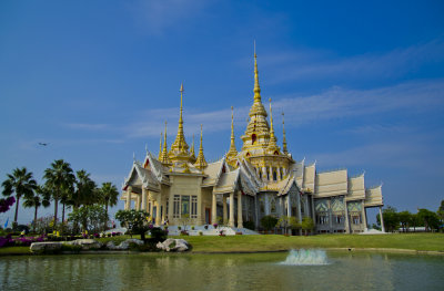 Temple Luangpor To